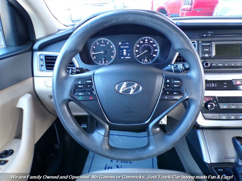 Used 2017 Hyundai Sonata SE FWD image 12