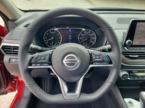 Used 2022 Nissan Altima 2.5 Platinum AWD/4WD image 16