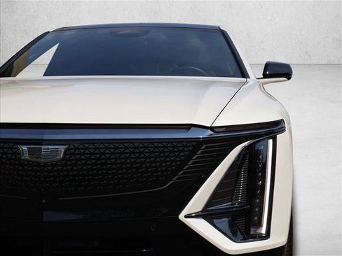 Used 2024 Cadillac Lyriq Sport AWD/4WD image 2