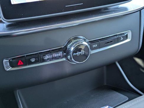 New 2026 Volvo XC90 B6 Plus w/ Protection Package Premier image 10