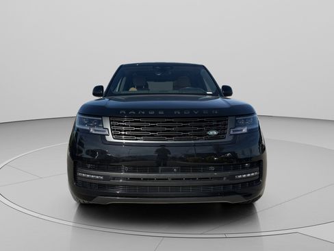 Used 2025 Land Rover Range Rover SE image 8