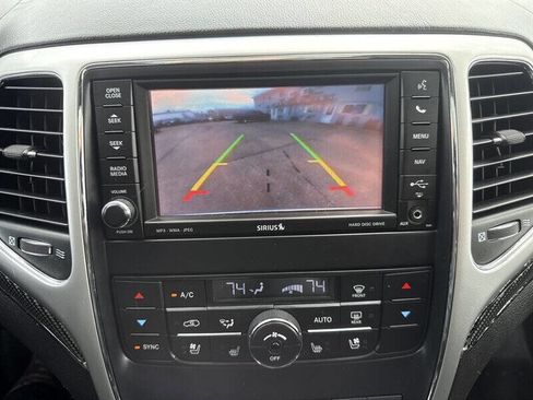 Used 2012 Jeep Grand Cherokee SRT8 w/ Luxury Group II image 28