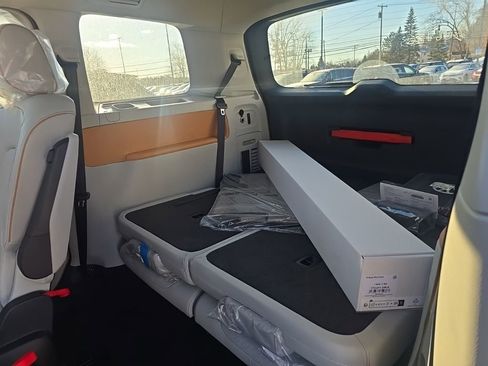 New 2025 Volkswagen ID. Buzz 1st Edition image 15