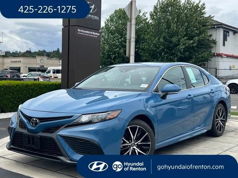 Used 2024 Toyota Camry SE w/ Cold Weather Package FWD image 1