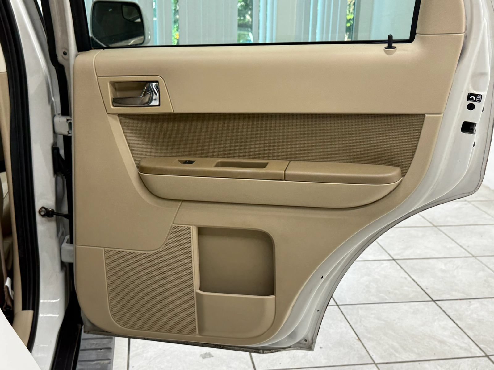 Used 2010 Ford Escape Limited FWD image 21