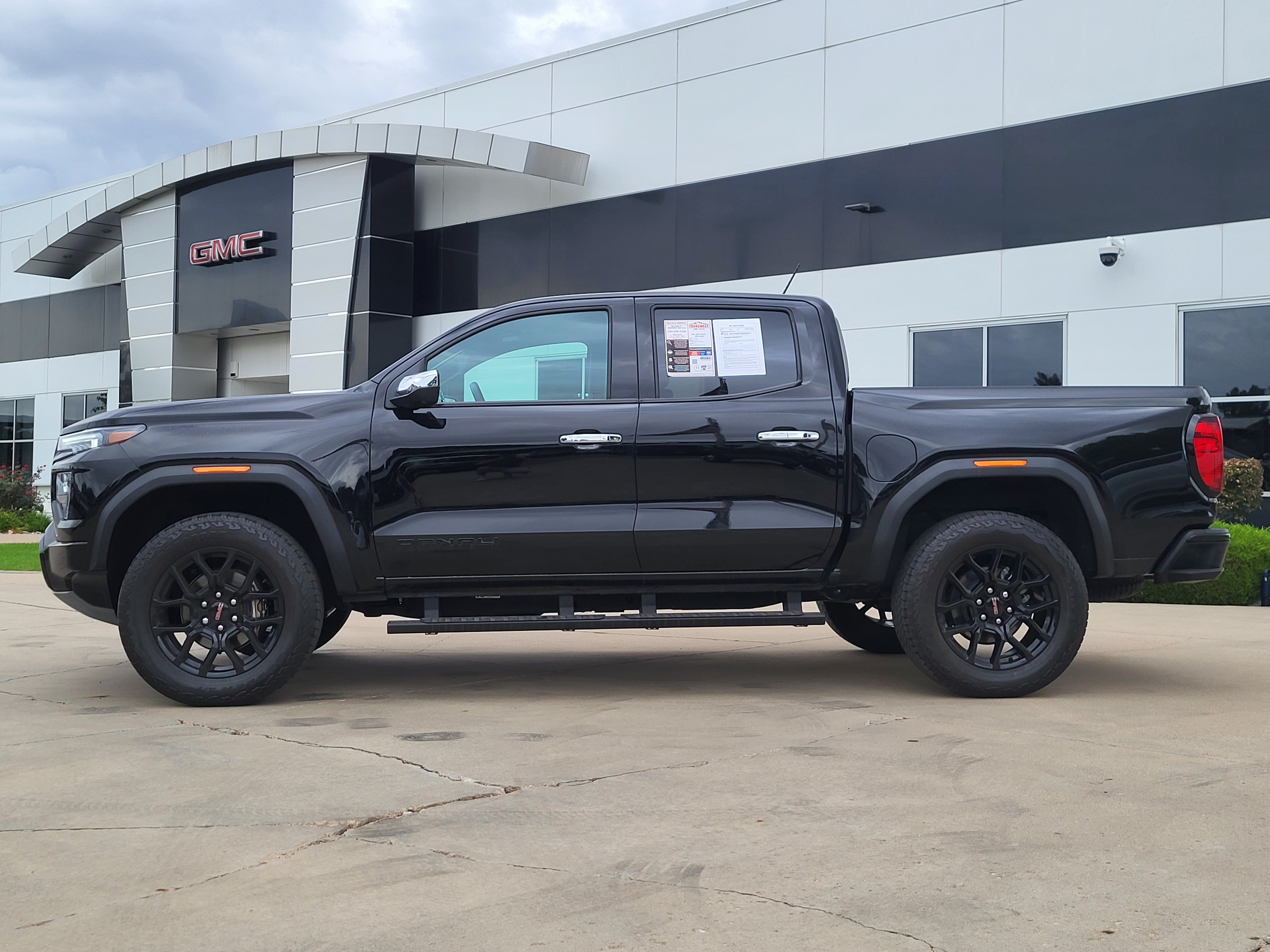 Certified 2023 GMC Canyon Denali w/ Denali Black Edition AWD/4WD image 4