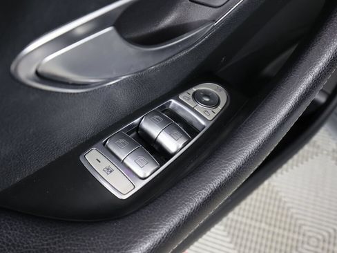 Used 2019 Mercedes-Benz E 300 4MATIC image 33