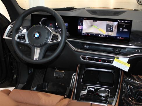 Used 2026 BMW X5 sDrive40i w/ M Sport Package RWD image 18