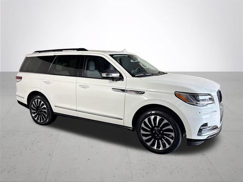Used 2023 Lincoln Navigator Black Label AWD/4WD image 4