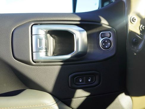 New 2026 Jeep Gladiator Mojave image 9