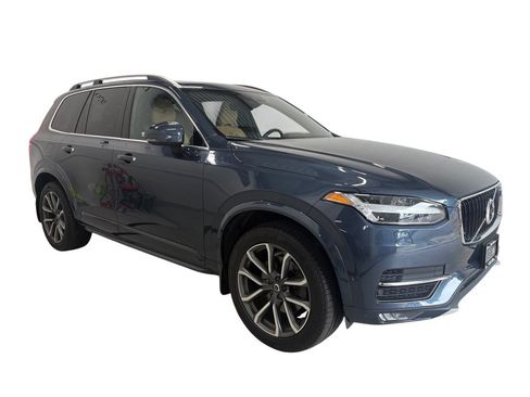Used 2018 Volvo XC90 T6 Momentum w/ Convenience Package AWD/4WD image 3