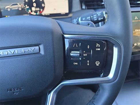 Used 2025 Land Rover Discovery Sport S image 18