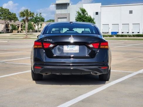 Used 2025 Nissan Altima 2.5 SV FWD image 6