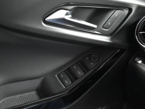 New 2026 Chevrolet Equinox LT w/ Convenience Package II FWD image 27
