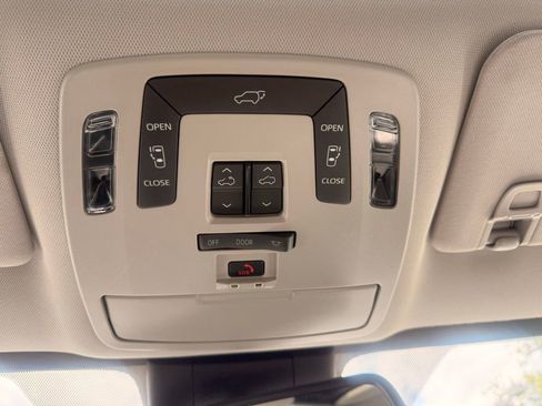 Used 2025 Toyota Sienna XLE w/ XLE Plus Package AWD/4WD image 24
