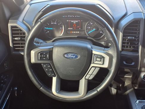 Used 2021 Ford Expedition XLT image 13