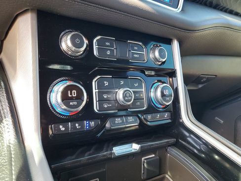 Used 2022 GMC Yukon Denali AWD/4WD image 22