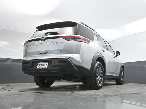 Used 2024 Nissan Pathfinder SV FWD image 38