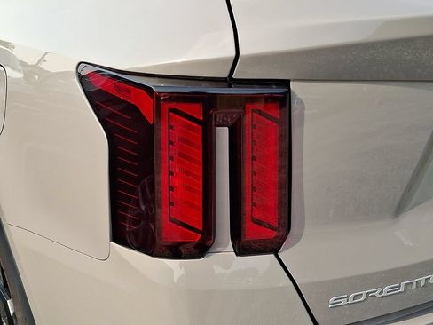 Used 2024 Kia Sorento X-Line EX AWD/4WD image 9