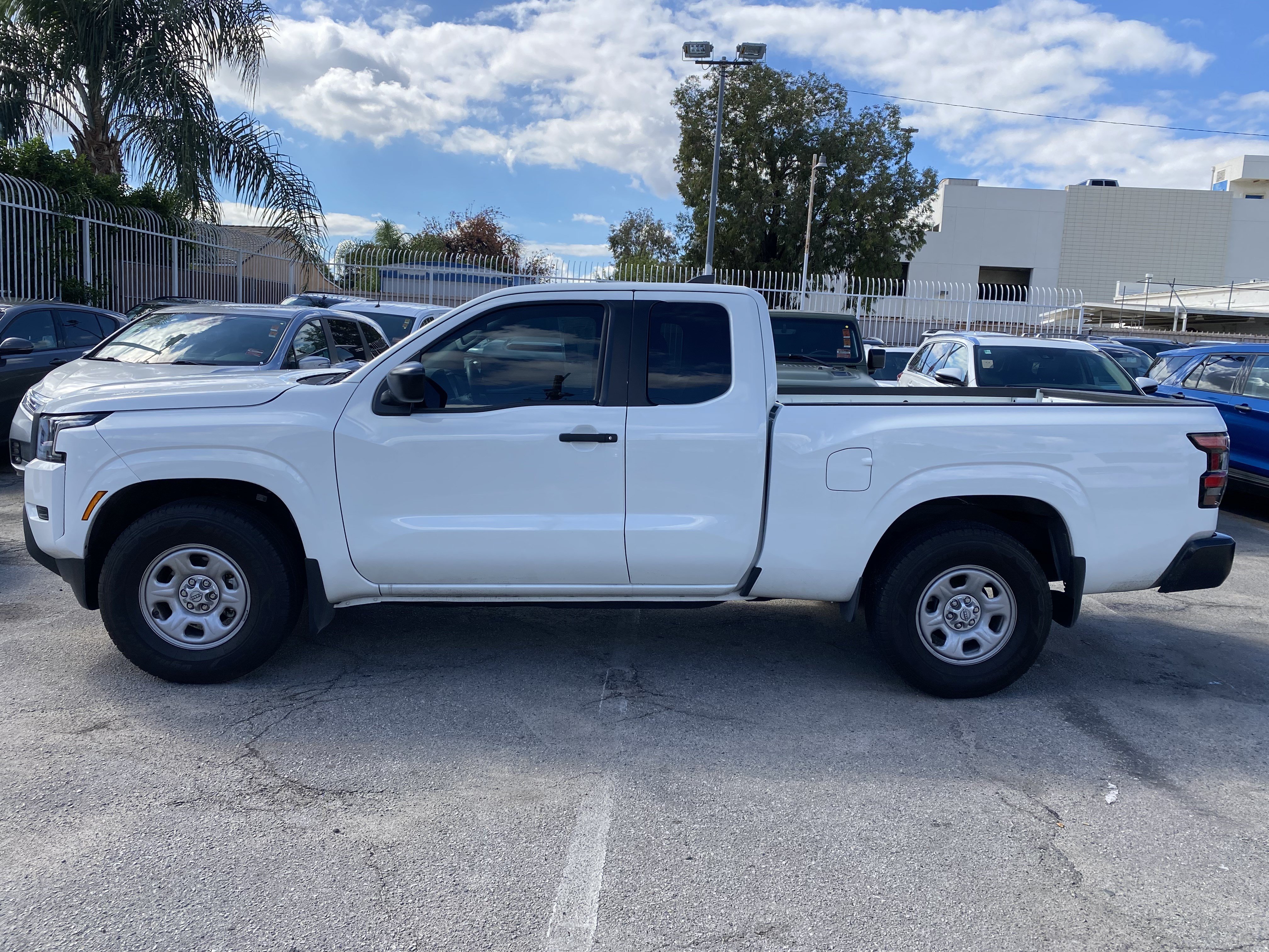 Used 2024 Nissan Frontier S RWD image 12