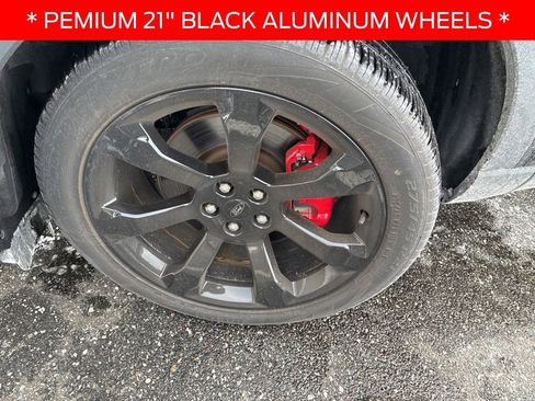 Certified 2022 Ford Explorer ST w/ ST Street Pack image 4