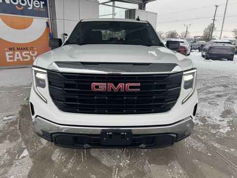 Certified 2022 GMC Sierra 1500 Pro w/ Convenience Package image 2