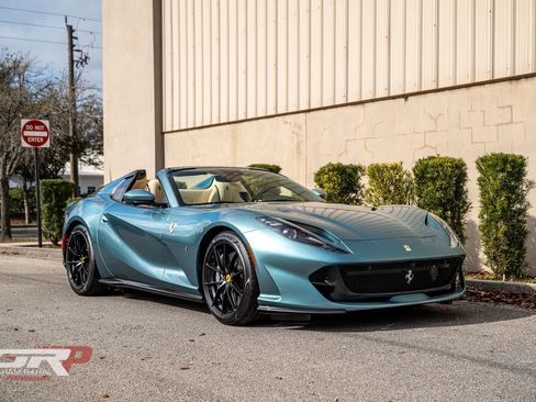 Used 2023 Ferrari 812 GTS image 1
