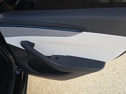Used 2026 Tesla Model Y 2WD image 26