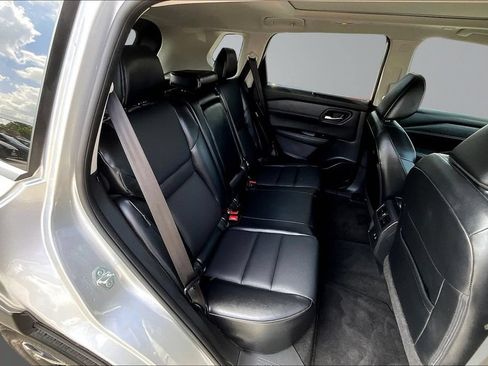 Used 2024 Nissan Rogue SV w/ SV Premium Package FWD image 26