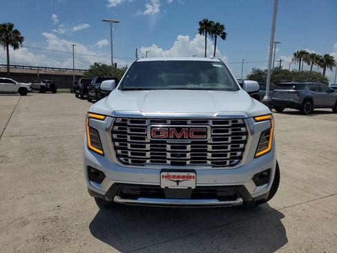 New 2026 GMC Yukon Denali w/ Advanced Technology Package RWD image 2