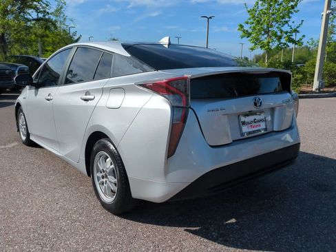 Used 2017 Toyota Prius One image 4