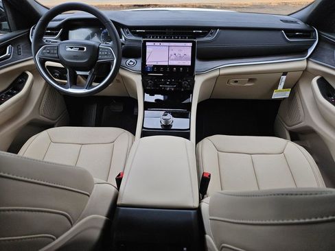 New 2025 Jeep Grand Cherokee L Limited w/ Luxury Tech Group II RWD image 47