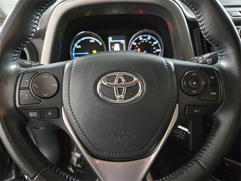 Used 2017 Toyota RAV4 Limited image 30