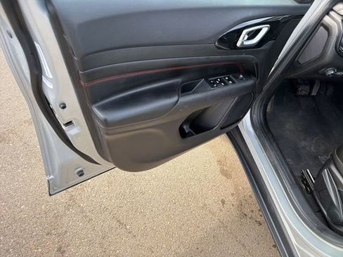 Used 2025 Jeep Compass Trailhawk image 21