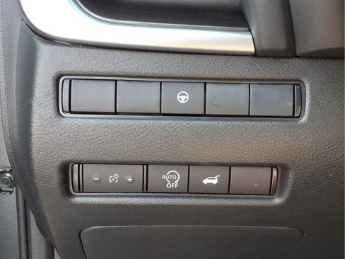 Used 2026 Nissan Rogue SV image 15