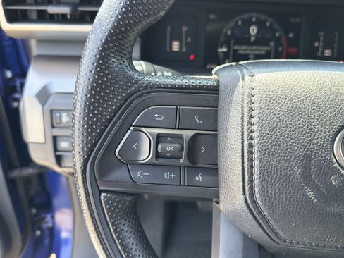 Used 2024 Toyota Tacoma SR5 AWD/4WD image 17