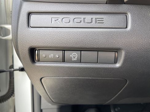 Used 2023 Nissan Rogue S FWD image 14