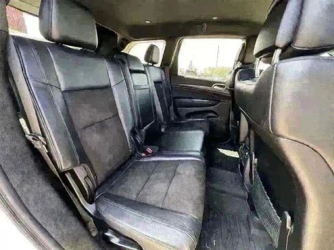 Used 2020 Jeep Grand Cherokee Laredo w/ Quick Order Package 2BN North image 24