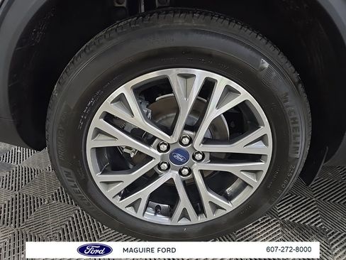 Used 2022 Ford Escape SEL w/ Technology Package image 16