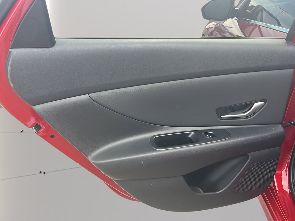 Certified 2024 Hyundai Elantra Limited FWD image 14