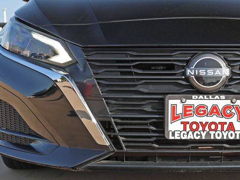 Used 2023 Nissan Altima 2.5 SV FWD image 8