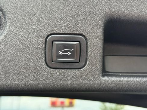 Used 2022 Chevrolet Equinox LT FWD image 21