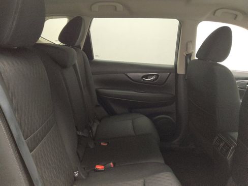 Used 2017 Nissan Rogue SV FWD image 19