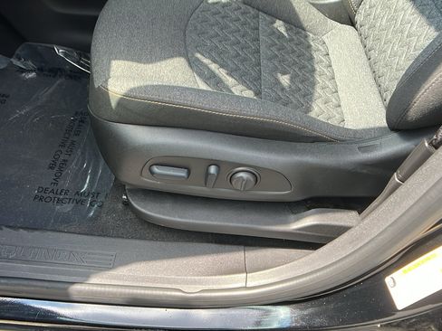 Used 2024 Chevrolet Equinox LT image 17