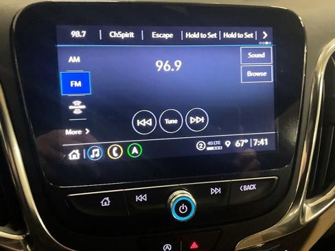 Used 2023 Chevrolet Equinox Premier AWD/4WD image 19