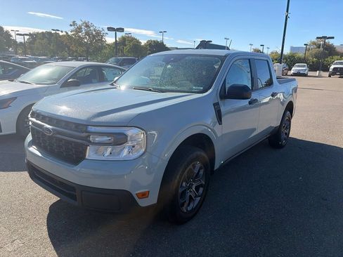 Used 2023 Ford Maverick XLT FWD image 3