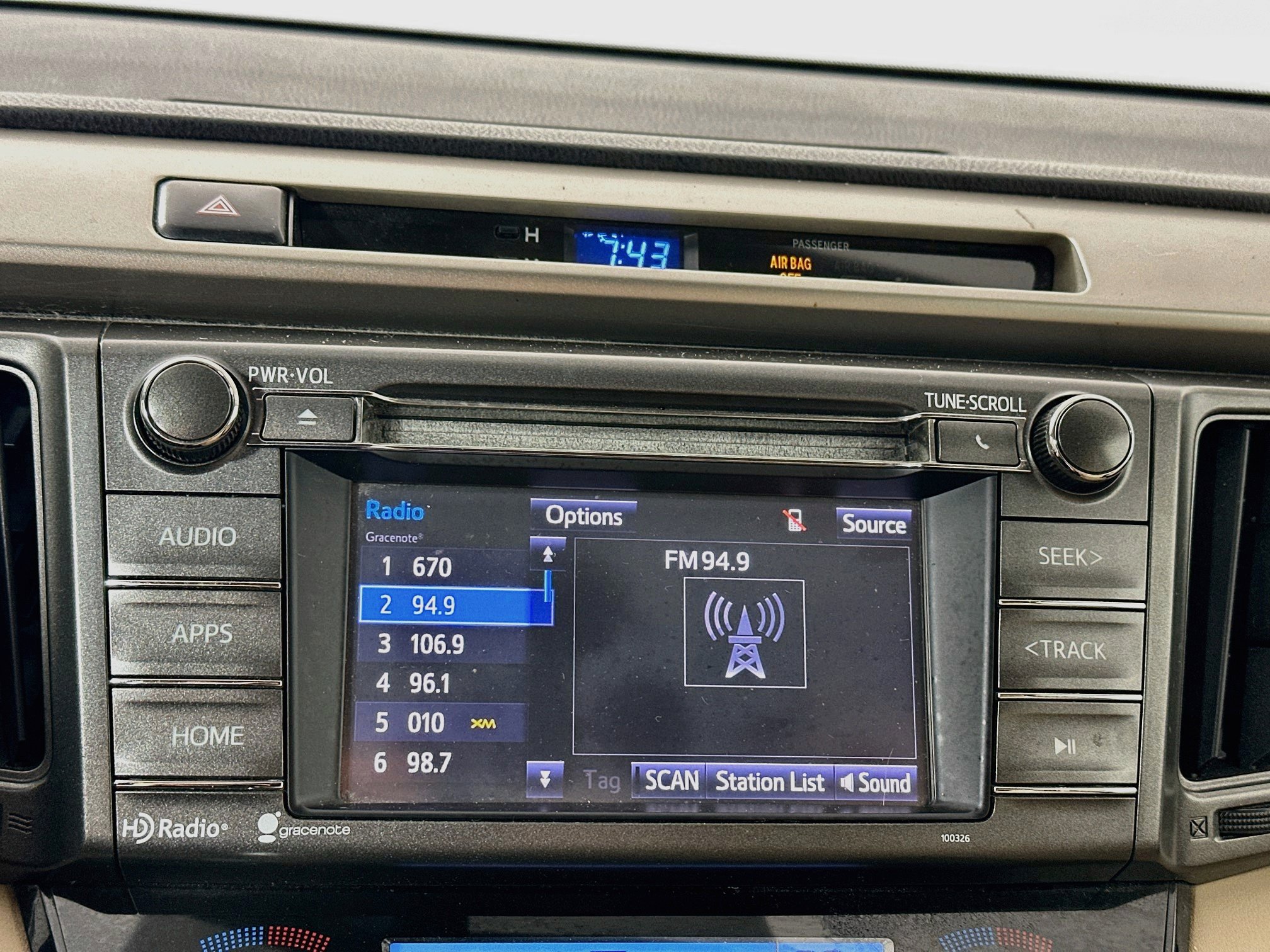 Used 2015 Toyota RAV4 XLE AWD/4WD image 14