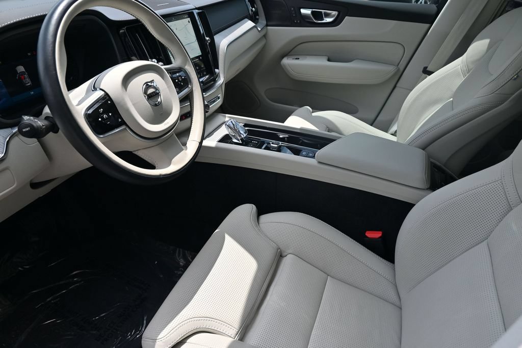 Used 2024 Volvo XC60 B5 Ultimate w/ Protection Package Premier AWD/4WD image 26