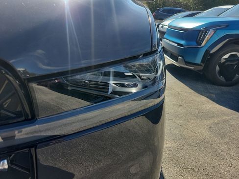 Used 2025 Lincoln Navigator Black Label image 8