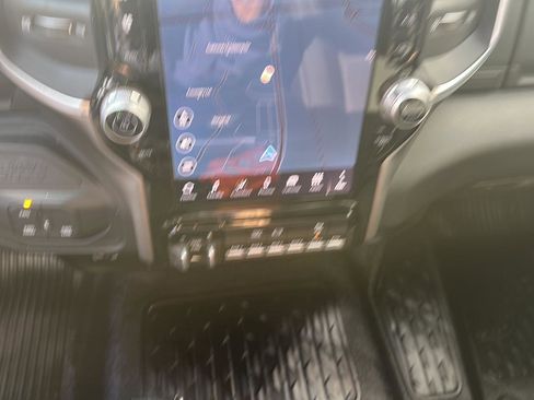 Used 2025 RAM 5500 4x4 Regular Cab image 17
